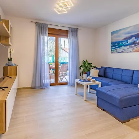Blue Pula, New, Family Friendly, Comfortable, Free Parking And Wifi * Pula