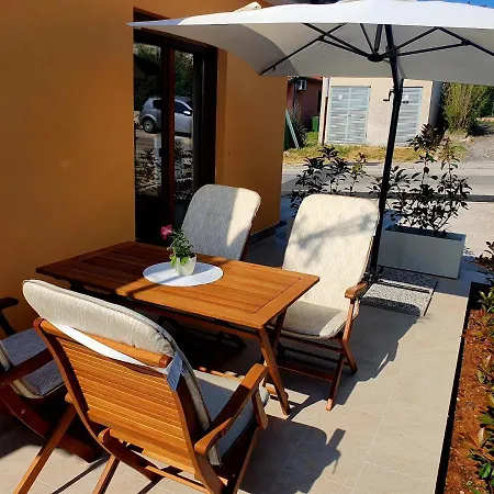 Blue Pula, New, Family Friendly, Comfortable, Free Parking And Wifi Pula